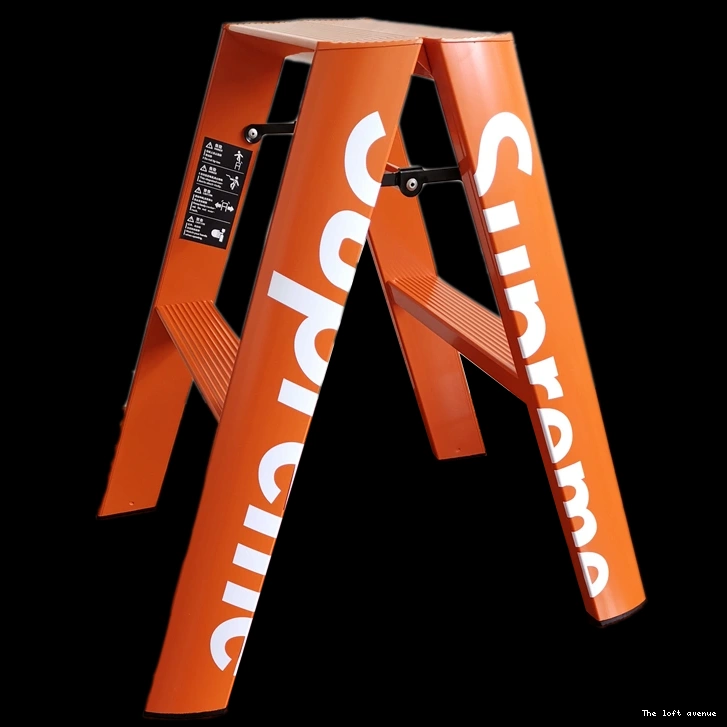 STEP LADDER LUCANO 0824